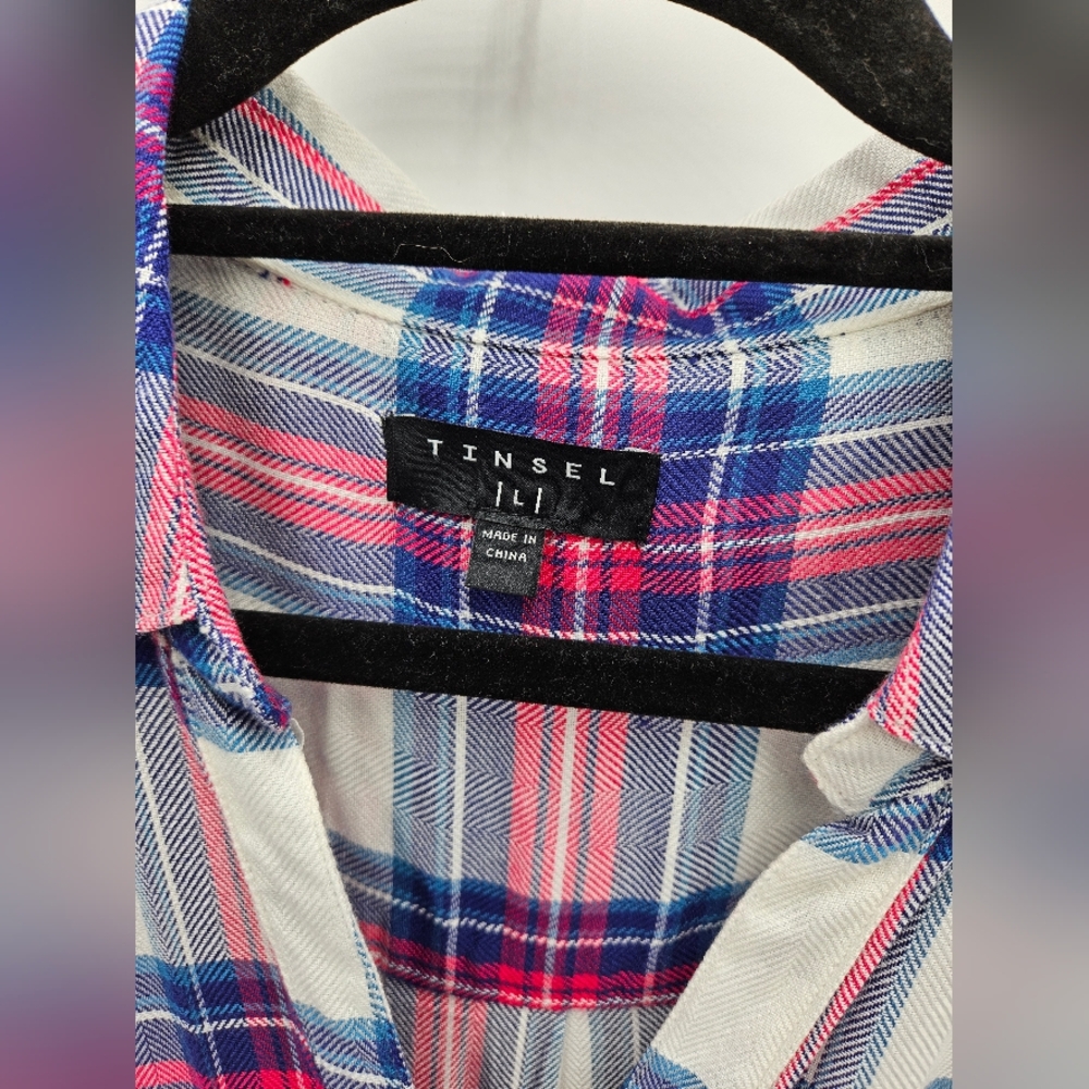 Tinsel Women’s Large Pink Blue Plaid Long Sleeve Button Down Shirt 100% Rayon - Picture 2 of 16